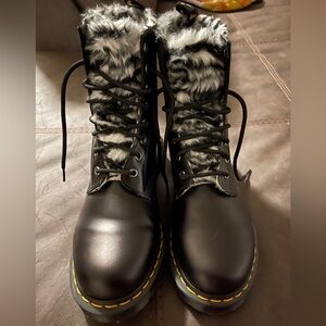 Dr. Marten’s Black Faux Fur Lace-Up Boots Size 10 Women’s